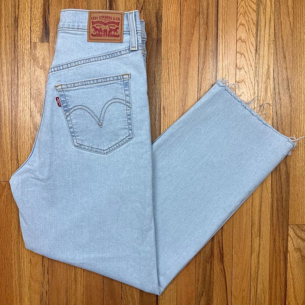 Levi-s Women's Blue Jeans - Picture 1 of 6